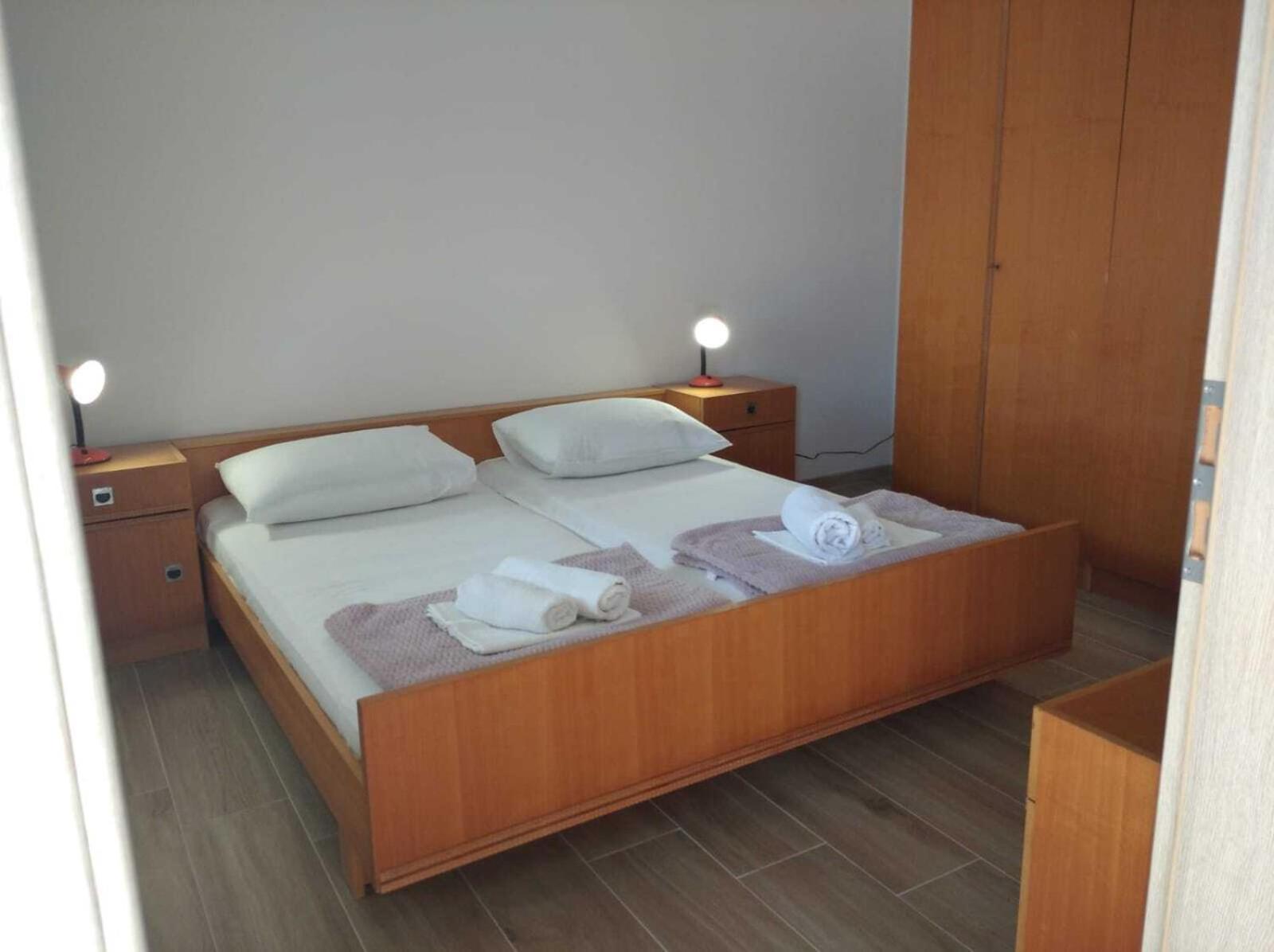 Apartments And Rooms Porto Ražanj Екстериор снимка