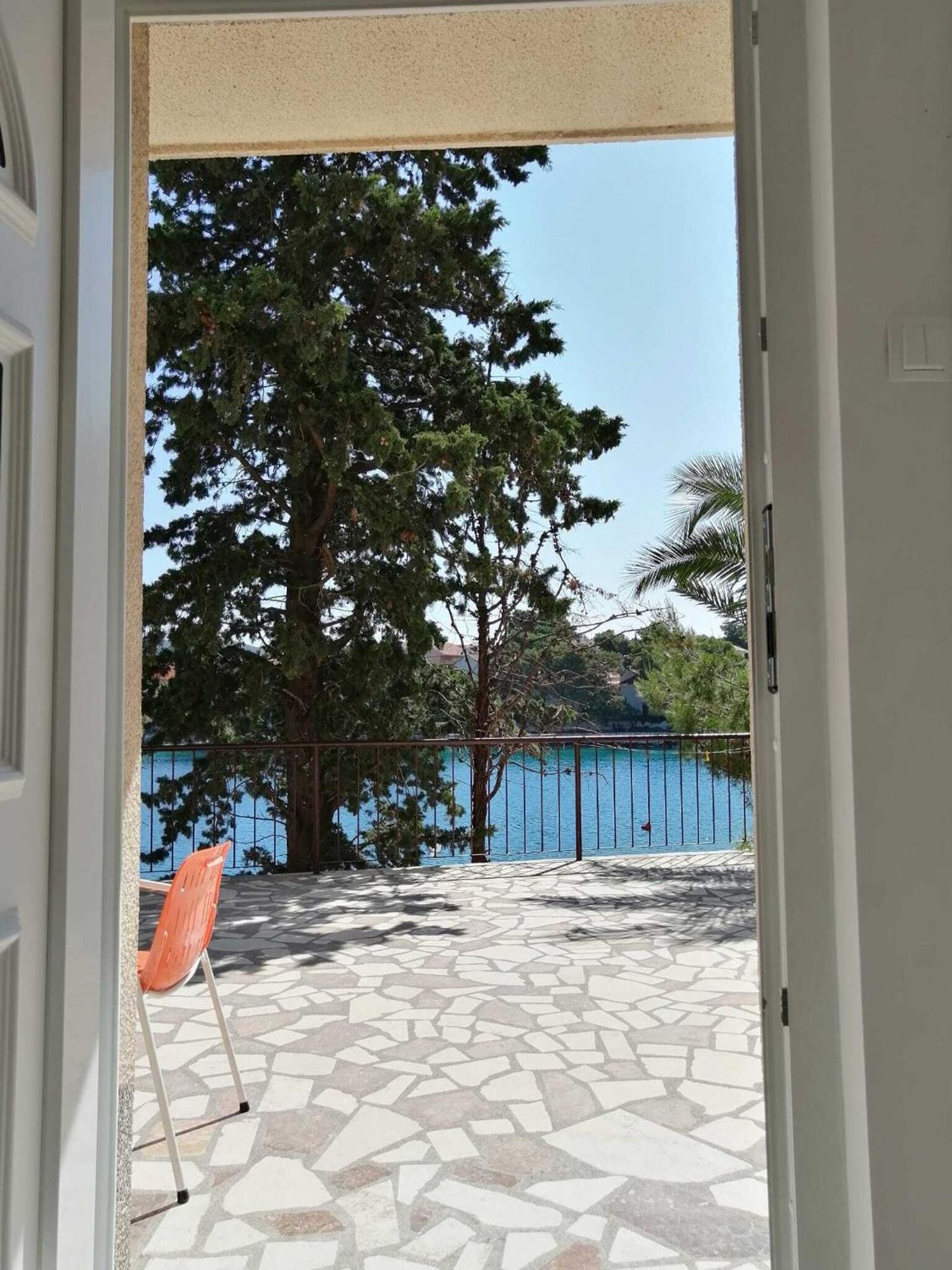 Apartments And Rooms Porto Ražanj Екстериор снимка