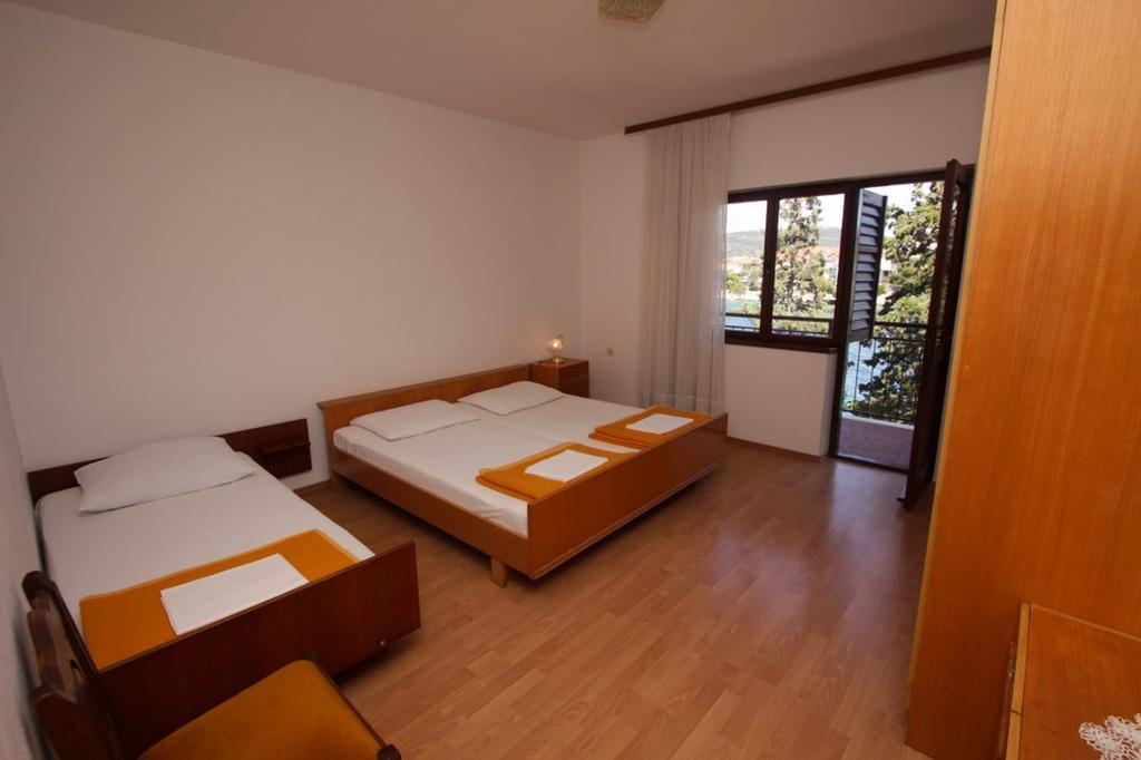 Apartments And Rooms Porto Ražanj Стая снимка