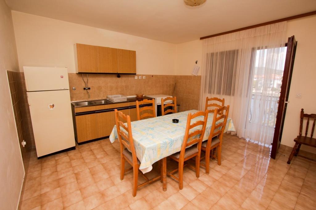 Apartments And Rooms Porto Ražanj Стая снимка