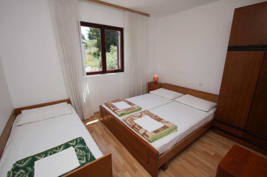 Apartments And Rooms Porto Ražanj Стая снимка