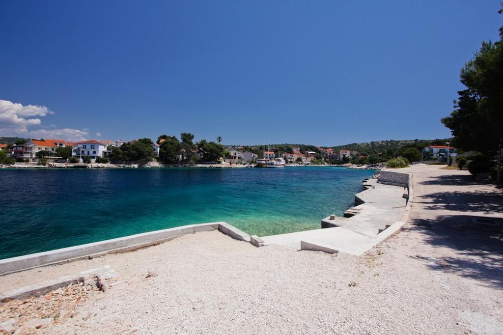 Apartments And Rooms Porto Ražanj Екстериор снимка