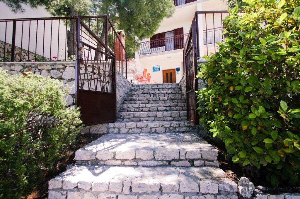 Apartments And Rooms Porto Ražanj Екстериор снимка